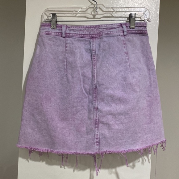 Urban Outfitters light purple denim mini skirt. Size M - Picture 3 of 4